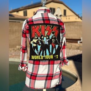 Kiss flannel - women’s fit, size 4